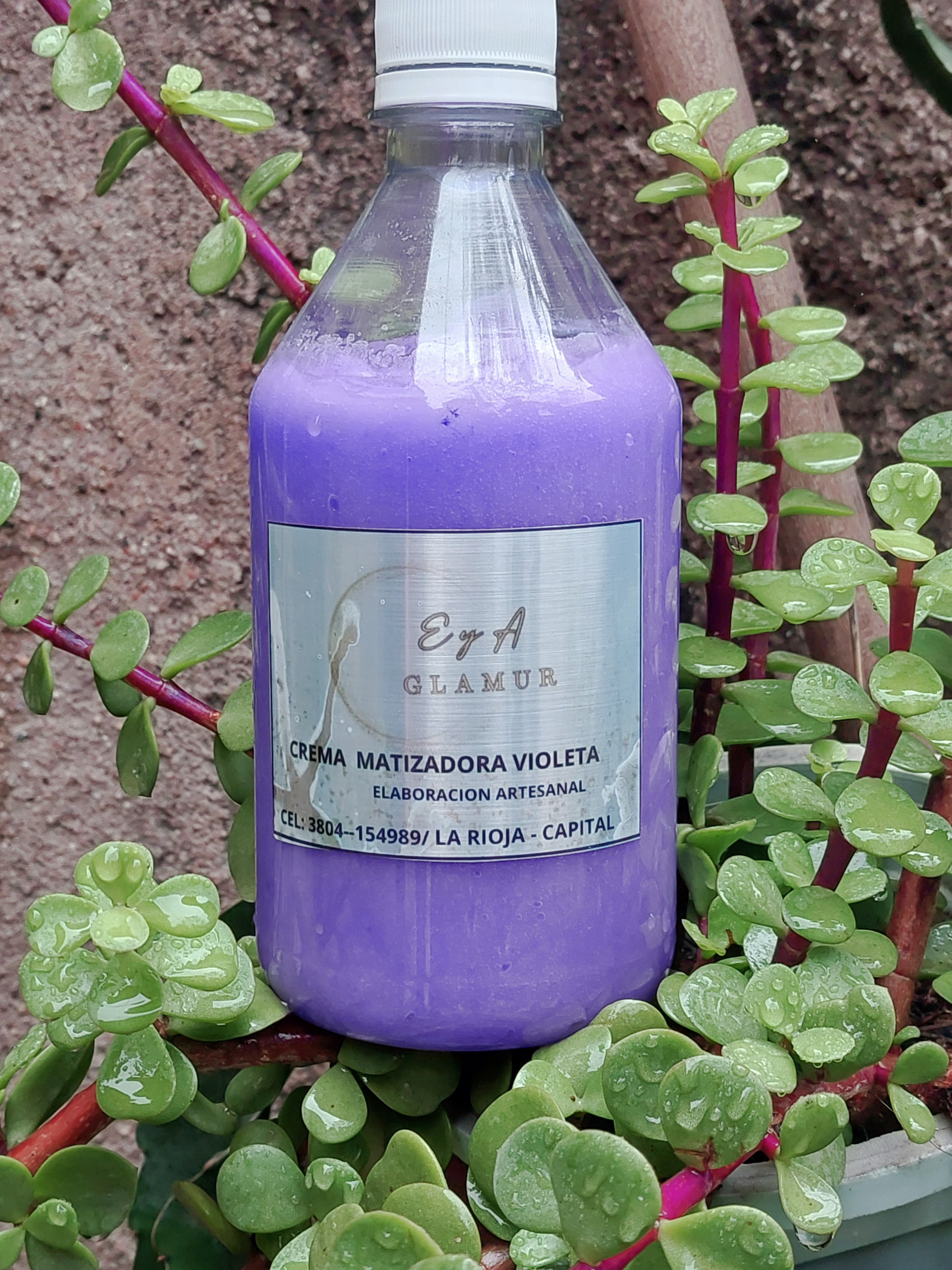 Mascara matizadora violeta